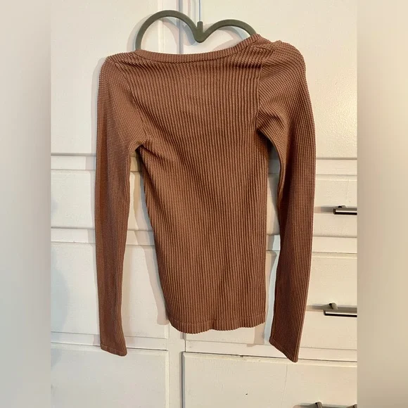 🆕 Free People Clean Slate layering top in brown size M/L - Picture 7 of 11